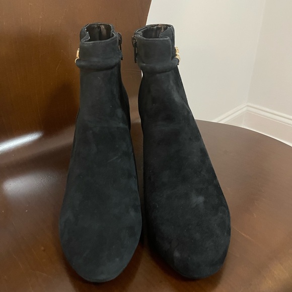 Bella Vita Diaz Booties Ankle Boots Womens 9.5 Wide Black Suede Shoes NWOB - Picture 3 of 9